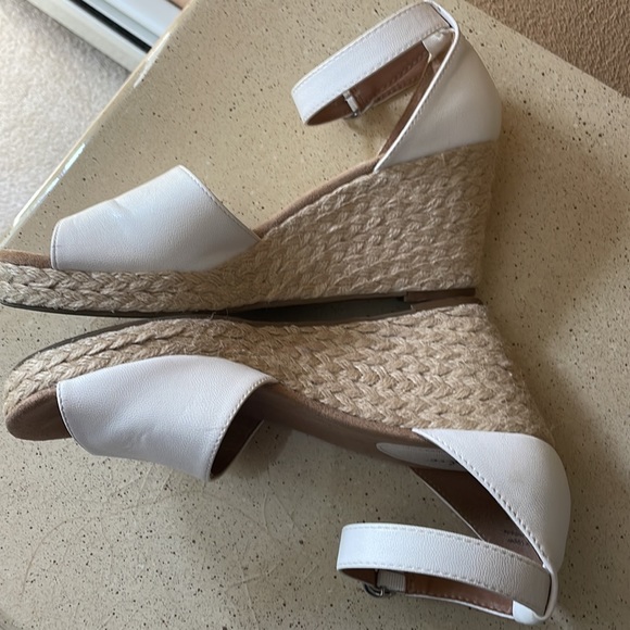 Style and Company, espadrille sandals, size 8 - Picture 3 of 5